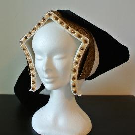 English gable hood - tudorovský čepec