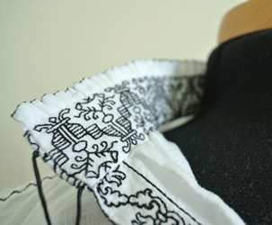 Renesanční košile blackwork